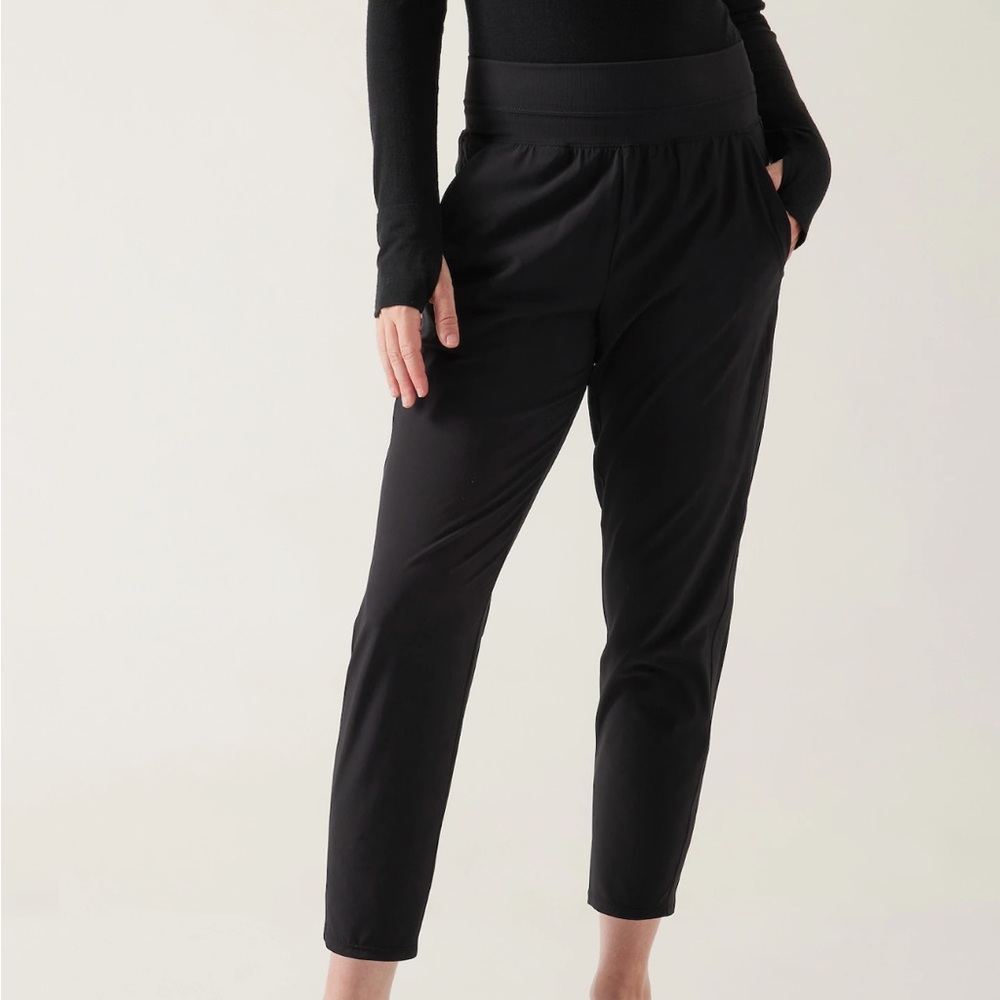 NWT Nolita Slim Tapered Crop Pant - Black